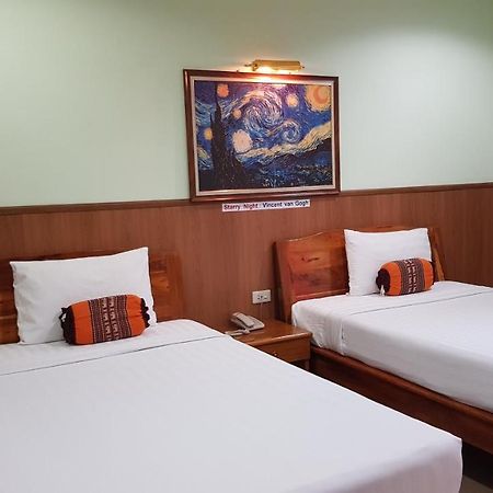 Phadaeng Hotel أوبونراتْشاتاني المظهر الخارجي الصورة