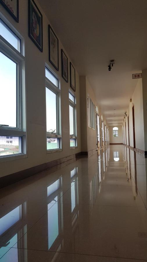 Phadaeng Hotel أوبونراتْشاتاني المظهر الخارجي الصورة